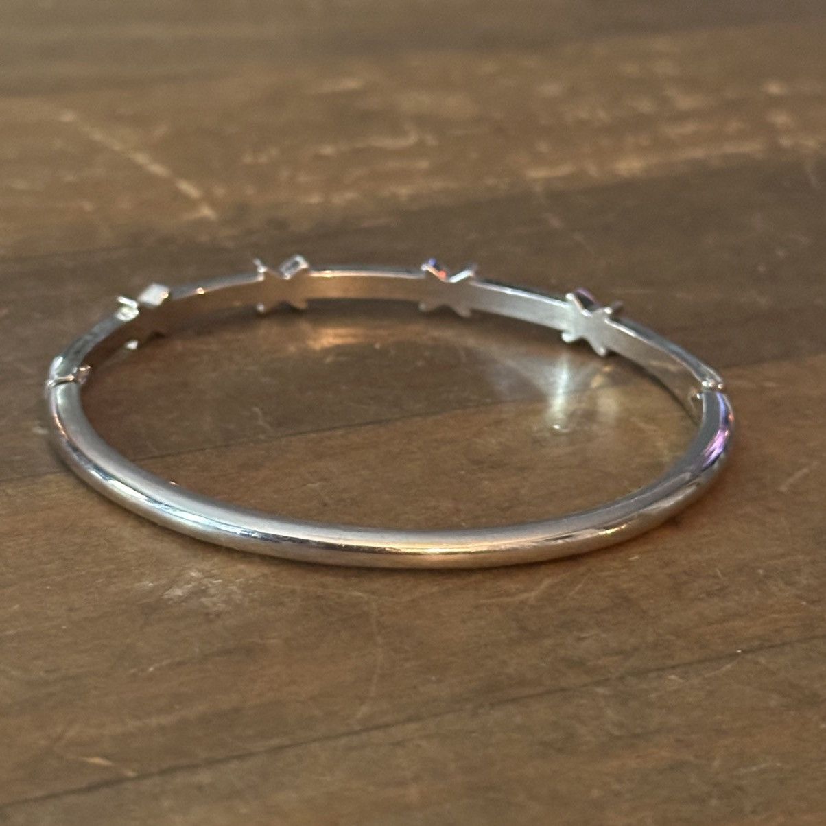 Other Silver tone rhinestone hugs & kisses hinged bangle bracelet Size ONE SIZE - 6 Thumbnail
