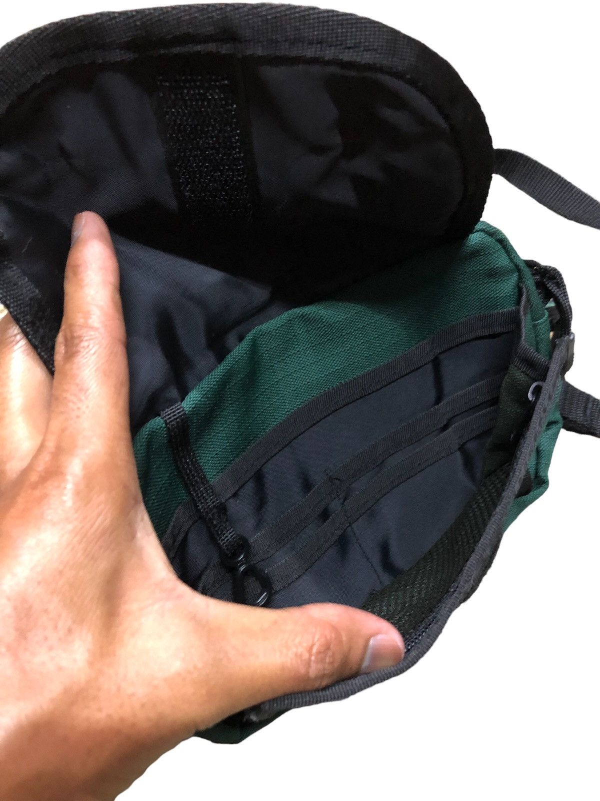 Coca Cola × Coleman COCA COLA X COLEMAN X MCDONALD SLINGBAG Size ONE SIZE - 5 Thumbnail
