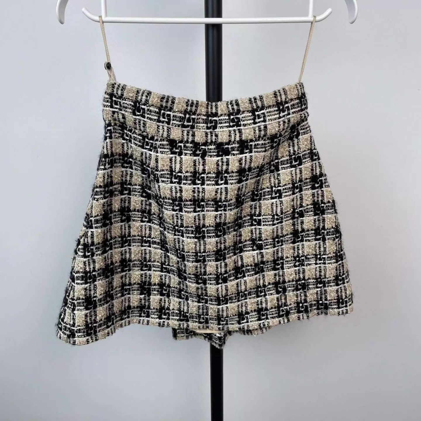 Gucci Gucci IT 38 short skirt Size 26" / US 2 / IT 38 - 3 Thumbnail