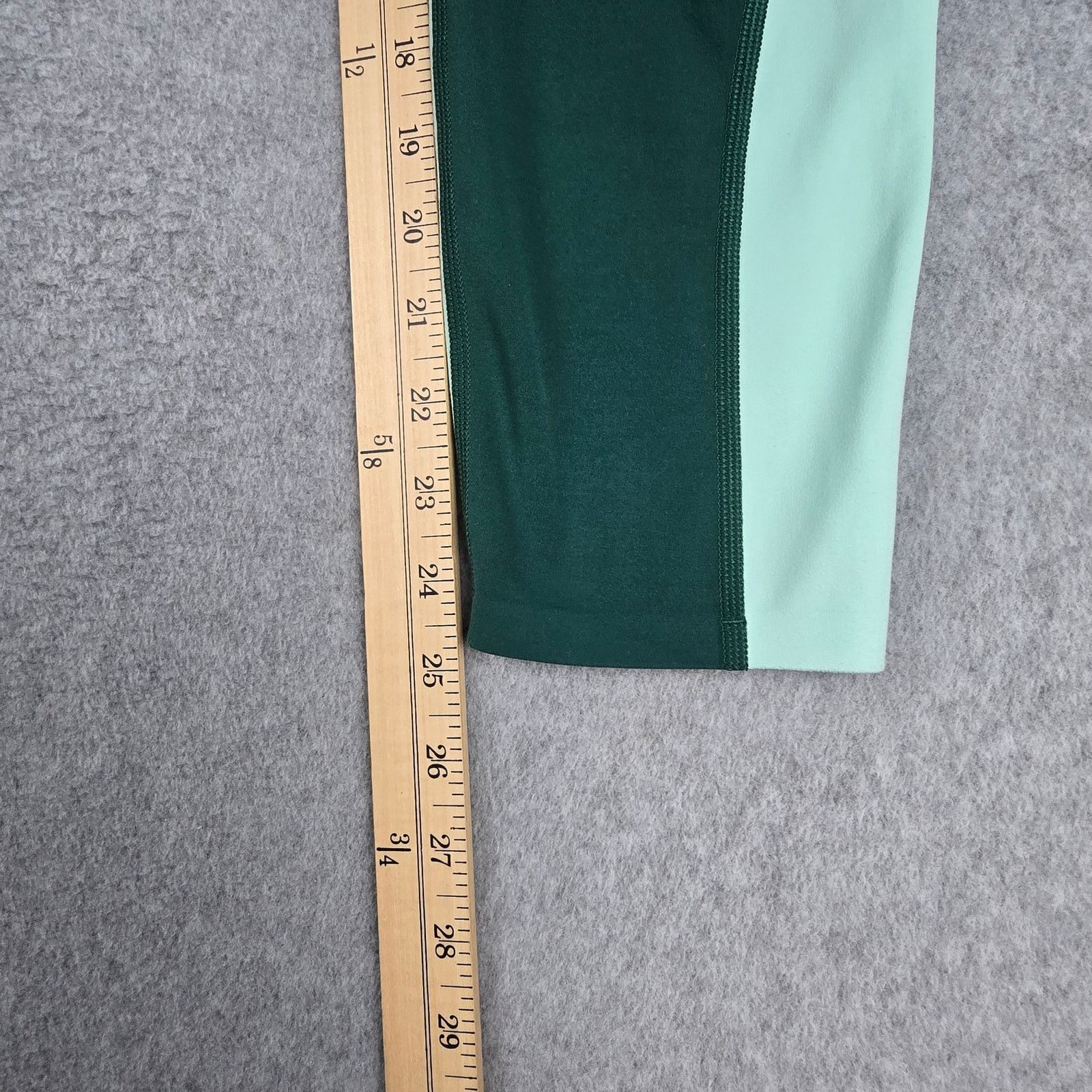 Athleta Athleta Medium Green Colorblock Elation Asym 7/8 Leggings Size 28" / US 6 / IT 42 - 13 Thumbnail