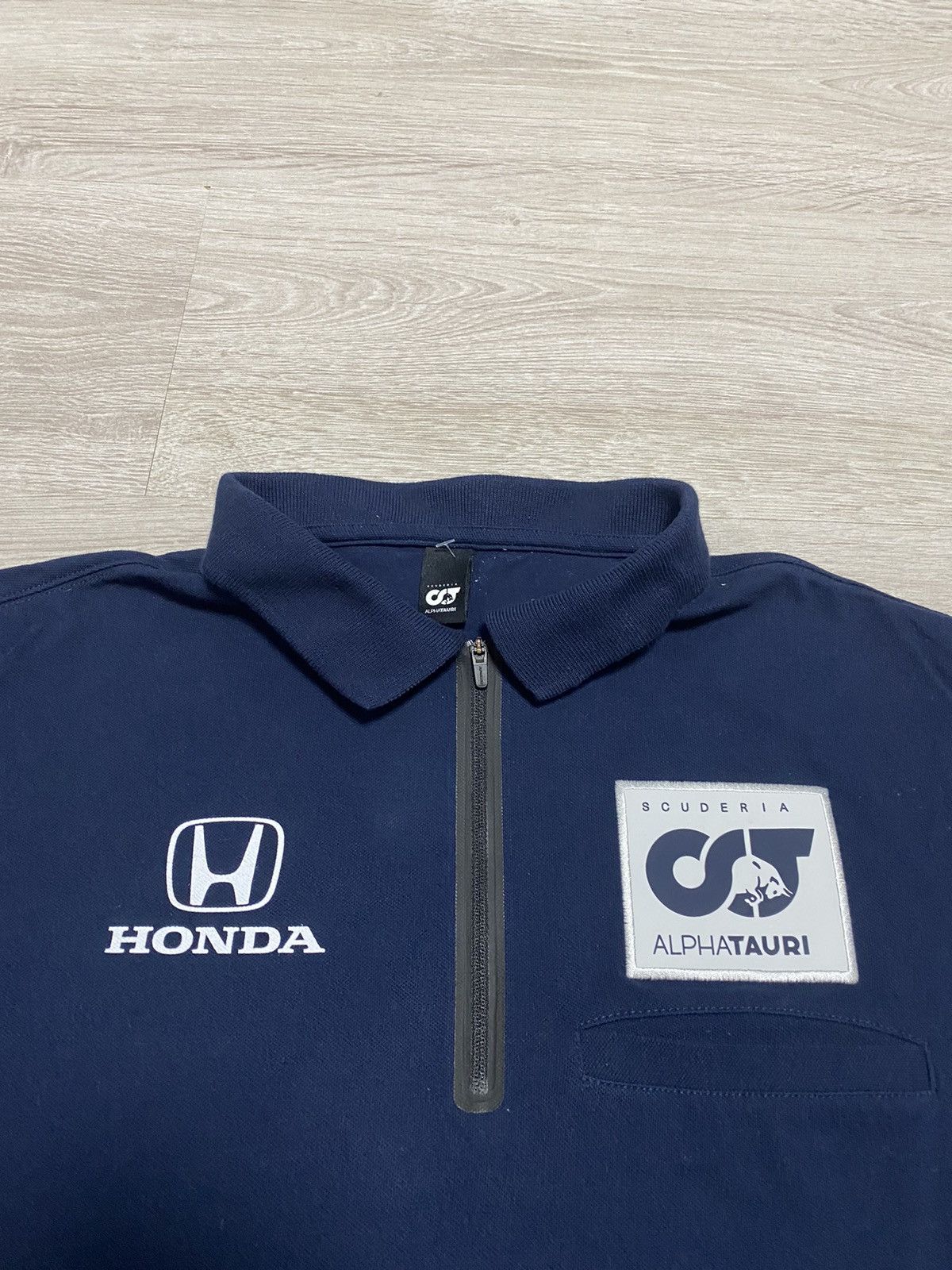 Formula 1 Scuderia Alphatauri Red Bull Racing team Honda Formula 1 Size US M / EU 48-50 / 2 - 2 Thumbnail