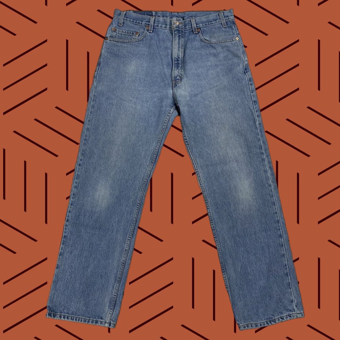 Levi's VINTAGE Levi's 505 Regular Fit Denim Jeans 36x30 Light Wash Straight Leg Blue USA Mens Size US 36 / EU 52 - 1 Thumbnail