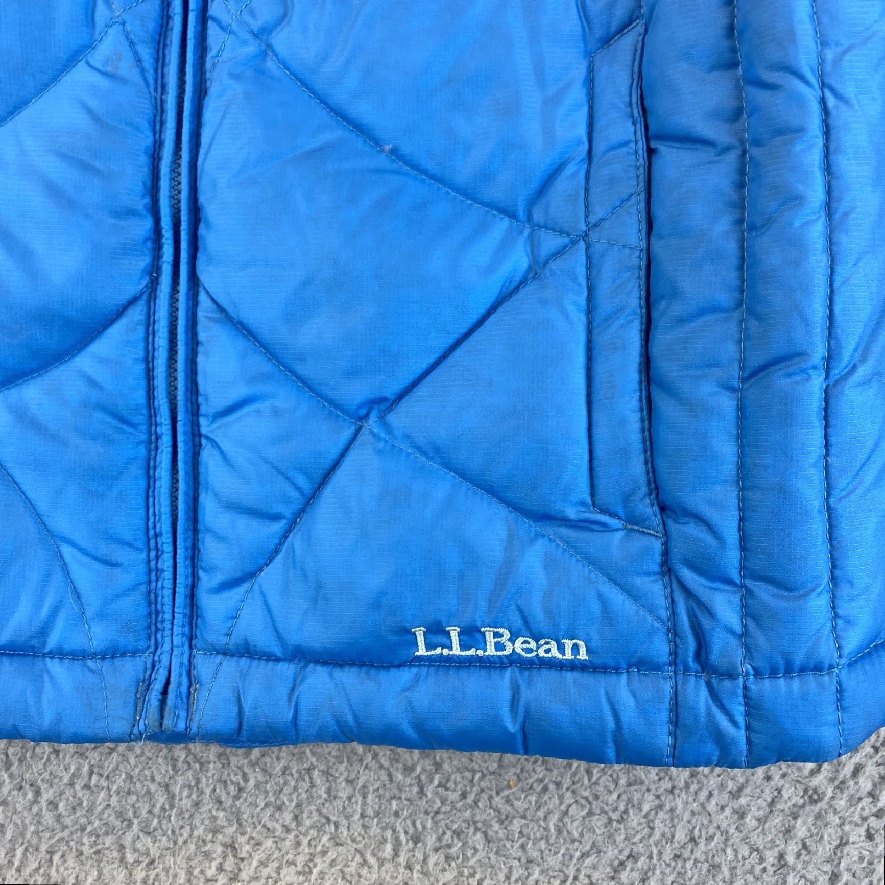 Vintage L.L. Bean Blue Sleeveless Full Zip Polyester Down Vest. M 10-12 Women’s / 50-12 Size M / US 6-8 / IT 42-44 - 4 Thumbnail