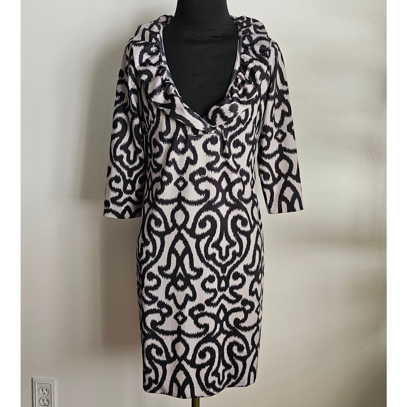Gretchen Scott GRETCHEN SCOTT Ruffle Neck Casual Shift Arabesque Dress XS Size XS / US 0-2 / IT 36-38 - 2 Thumbnail