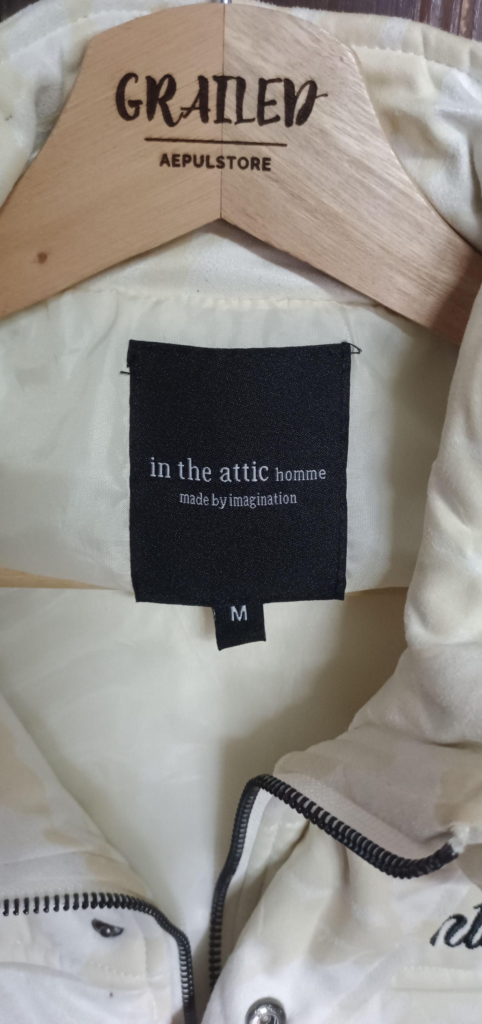 In The Attic In The Attic Homme "Anti Freaks" Camo Flag Puffer Vests Size US M / EU 48-50 / 2 - 7 Thumbnail