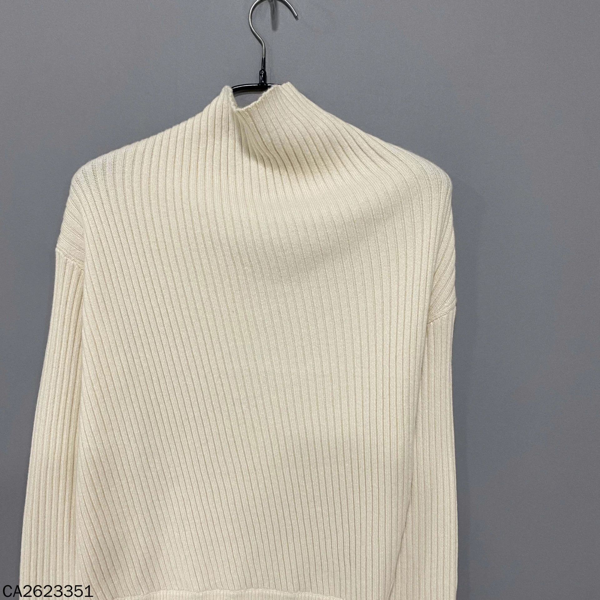 Other Loro Piana White Asym Collar L/S Sweater XS Size XS / US 0-2 / IT 36-38 - 1 Thumbnail