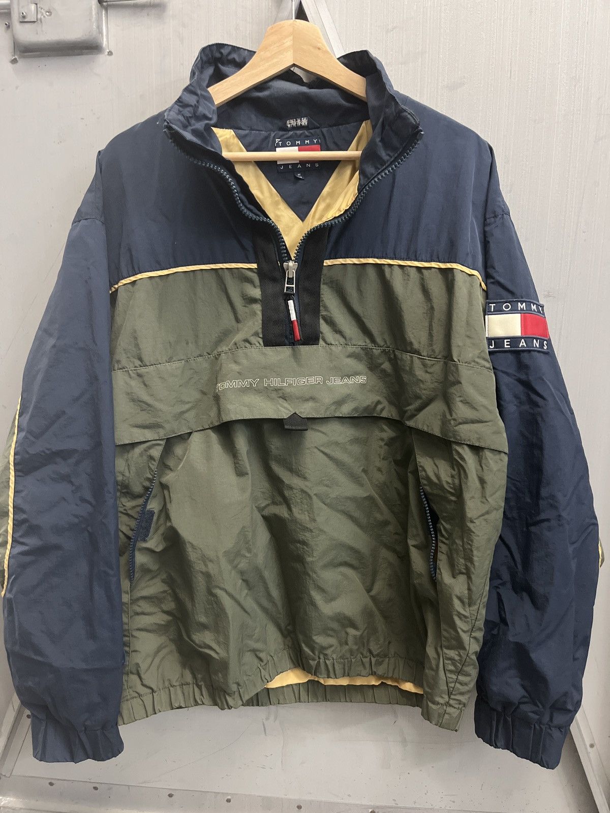 Tommy Hilfiger × Vintage Vintage Tommy Hilfiger 1/4 zip windbreaker Size US M / EU 48-50 / 2 - 2 Thumbnail