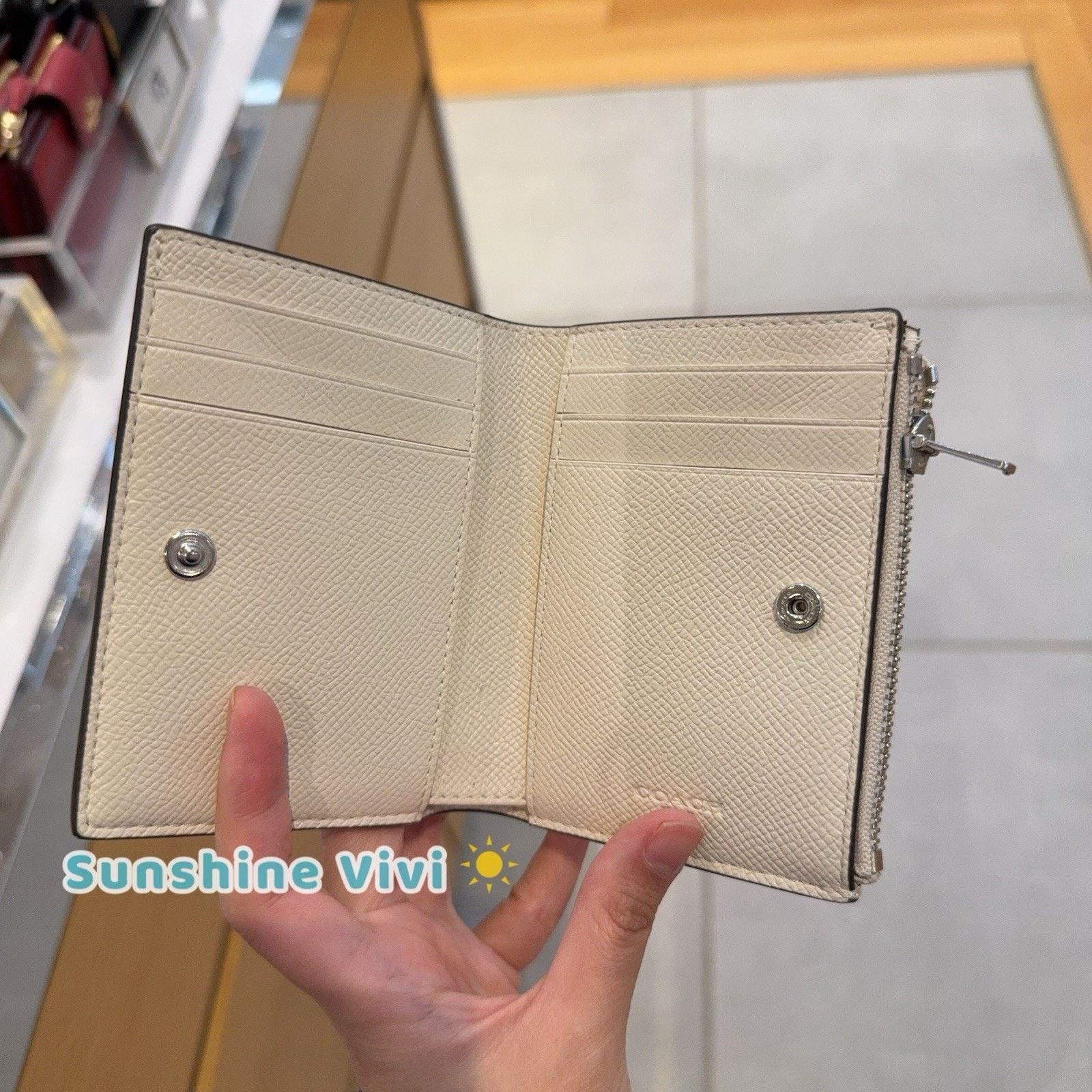 Coach NWT Coach CR983 Chalk Cross Grain Leather Bifold Wallet Size ONE SIZE - 4 Thumbnail