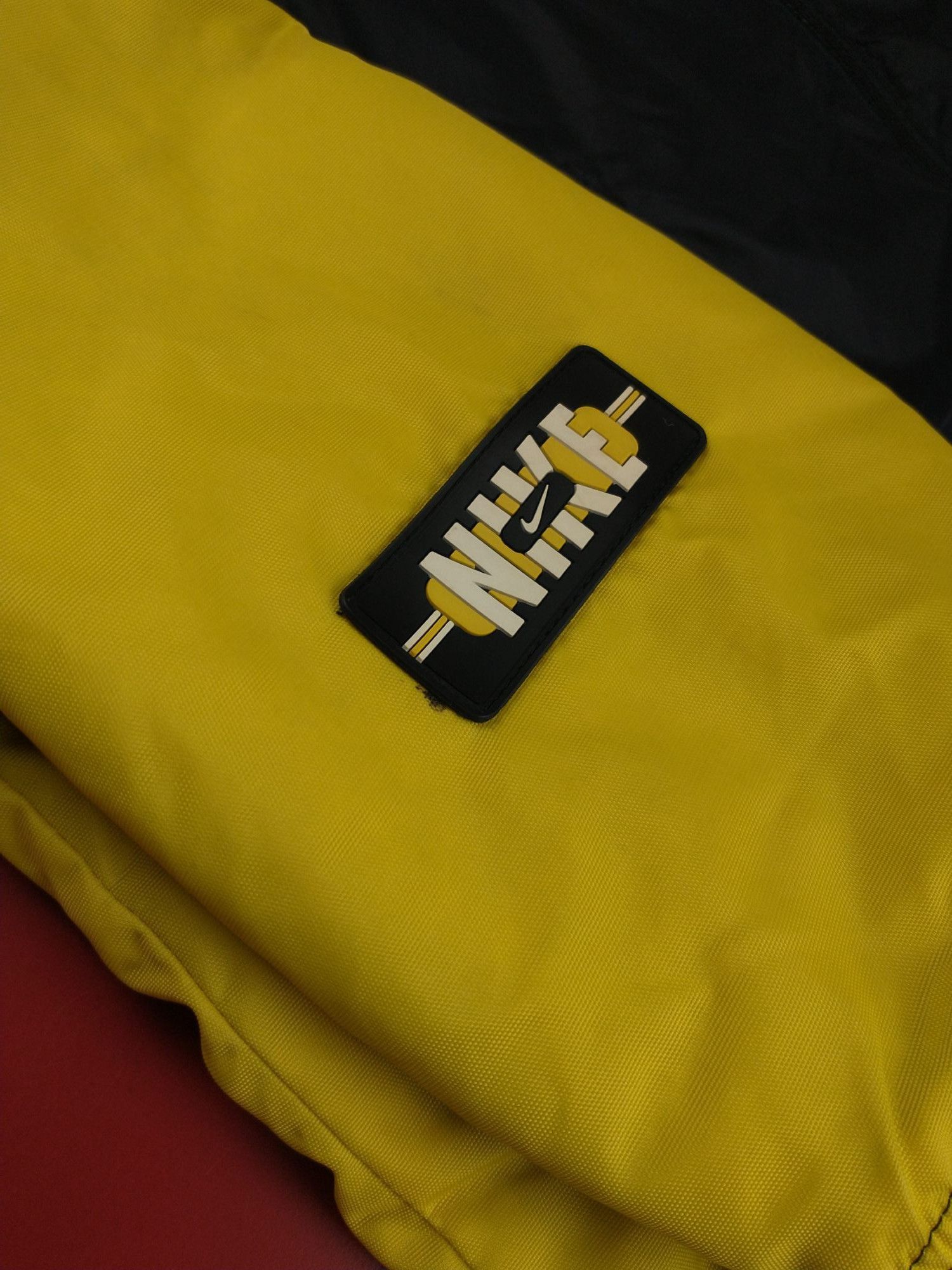 Nike Vintage 90s Nike Jacket Swoosh Black and Yellow Hooded Size US L / EU 52-54 / 3 - 14 Thumbnail
