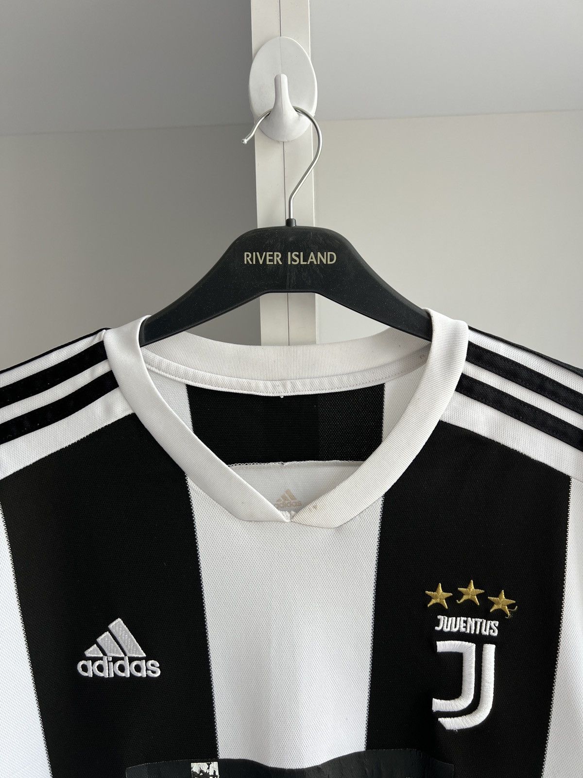 Adidas × Vintage Adidas Juventus Ronaldo 7 2018-19 Home Kit Soccer Jersey Size US XL / EU 56 / 4 - 7 Thumbnail