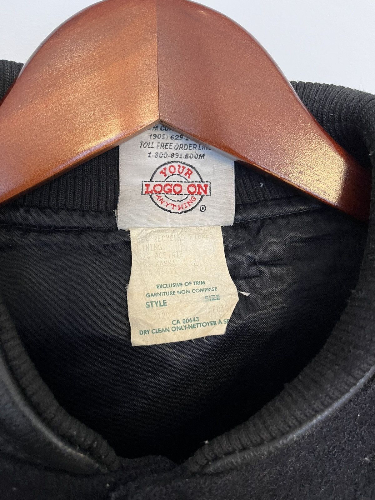 90’s avintage varsity jacket Casino Niagara Black leather