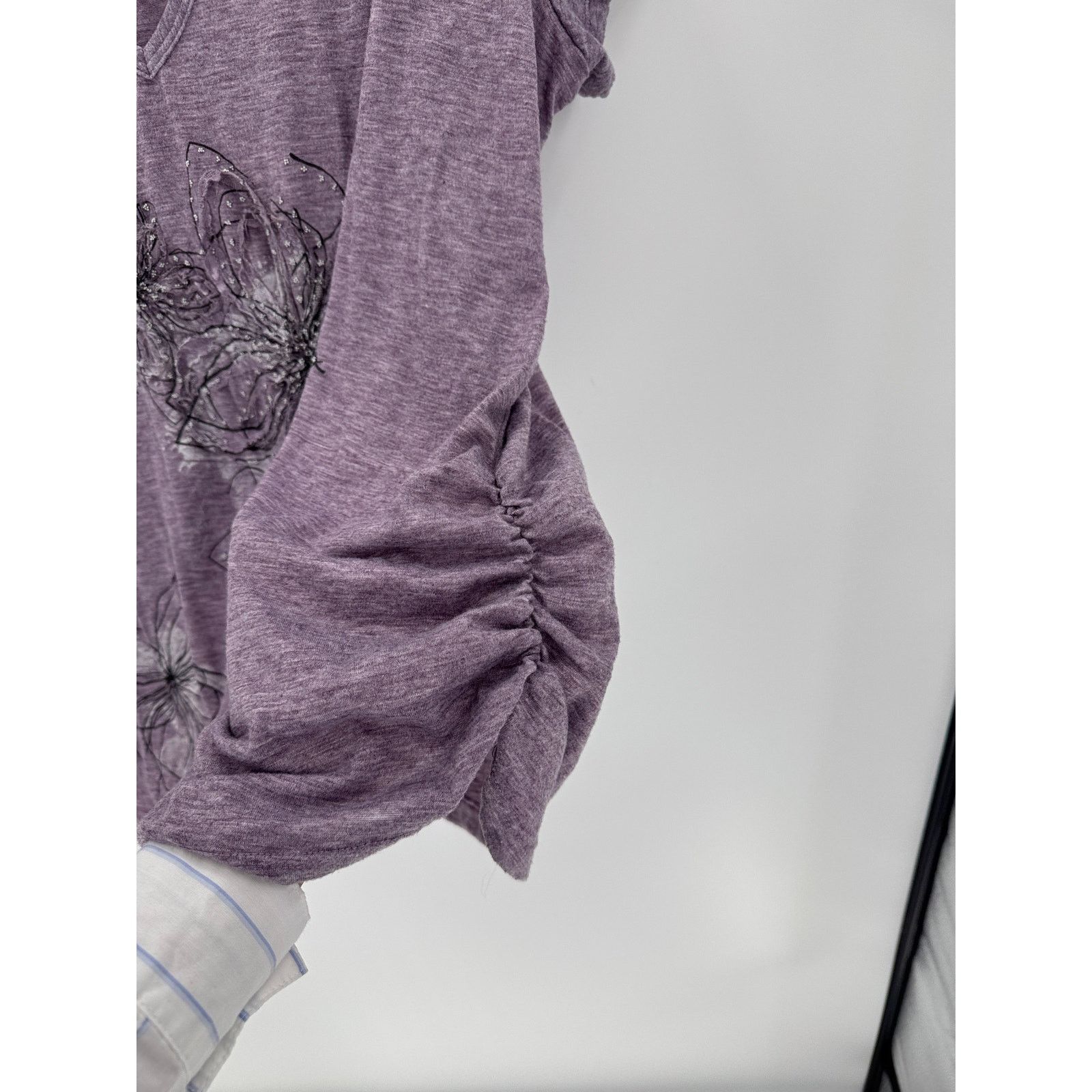 Other Maurices True Y2K floral beaded graphic Ruched Sides 3X top Size 3XL / US 20-22 - 6 Thumbnail