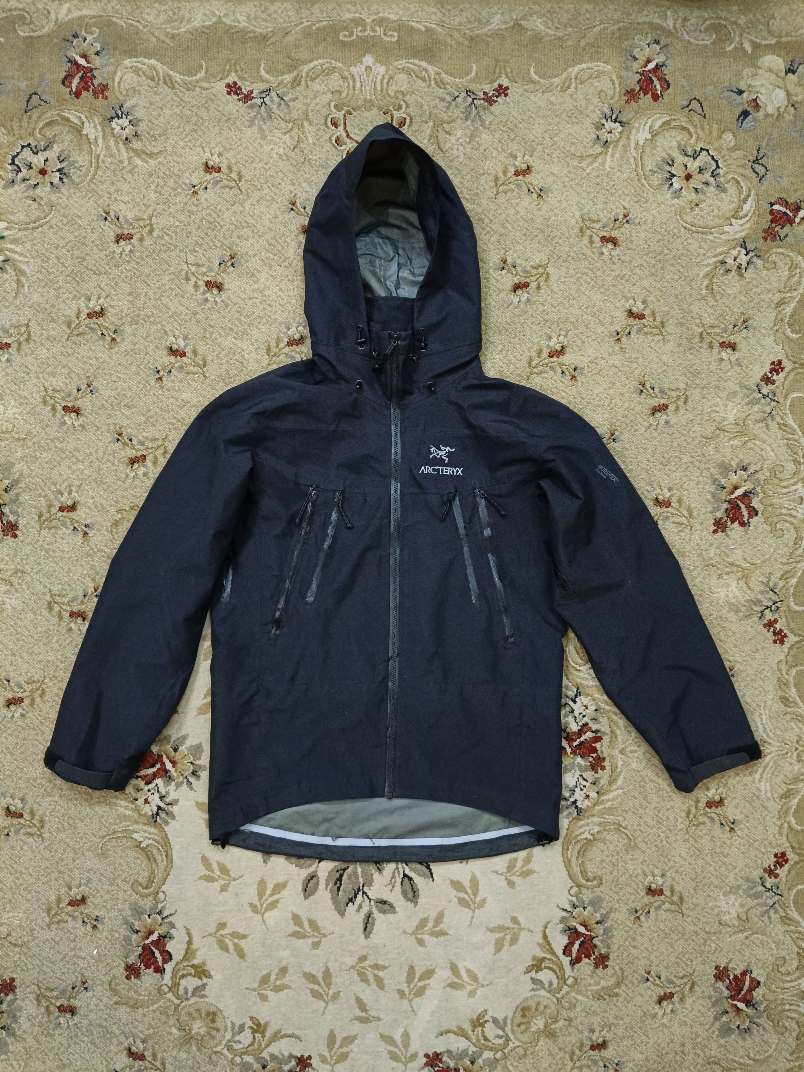 Arc'teryx × Goretex × Outdoor Life “GORPCORE” ARCTERYX THETA