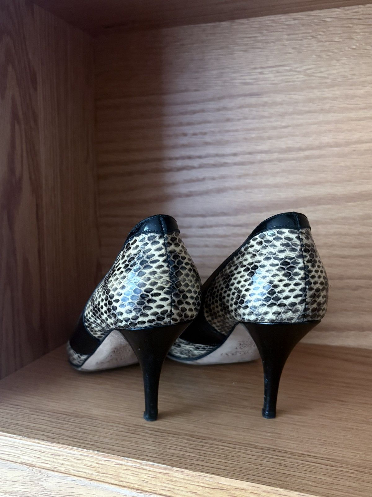 Jimmy Choo Jimmy Choo Opentoe Snakeskin Pumps Size US 7.5 / IT 37.5 - 3 Thumbnail