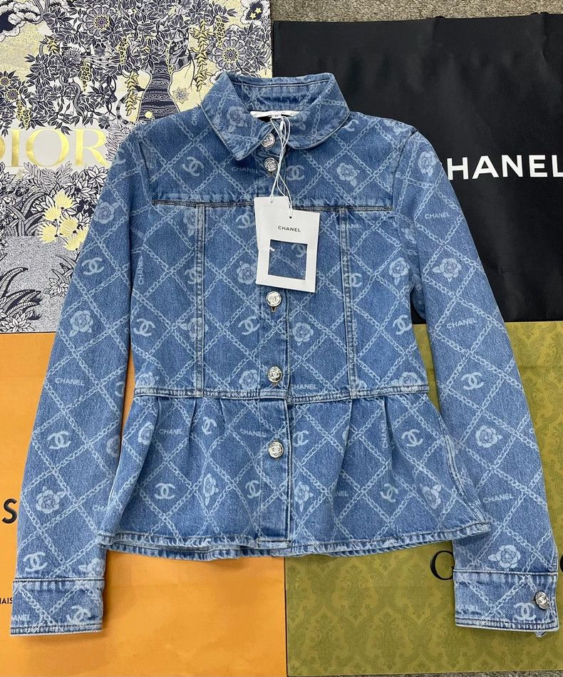 Chanel chanel Camelia blue denim waist jacket Size XS / US 0-2 / IT 36-38 - 1 Thumbnail