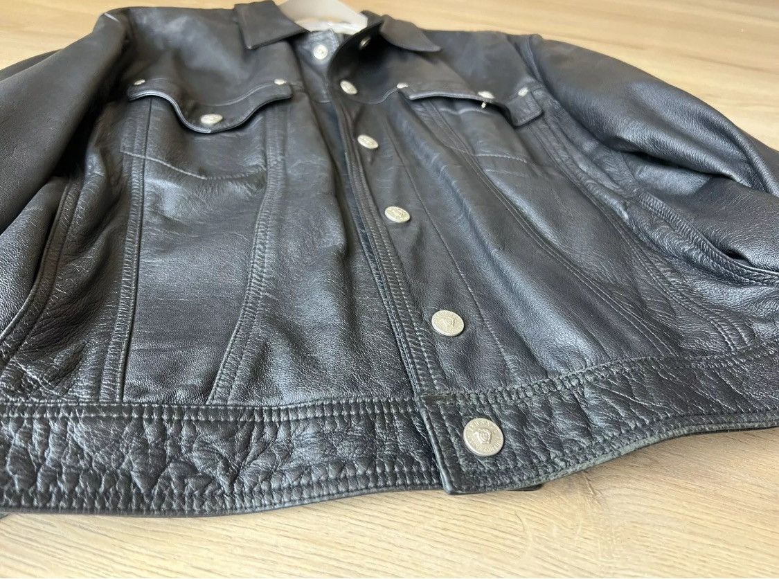 Versace 💥Vintage💥Versace💥Trucker Jacket Medusa snap buttons (Rare) Size US XL / EU 56 / 4 - 4 Thumbnail