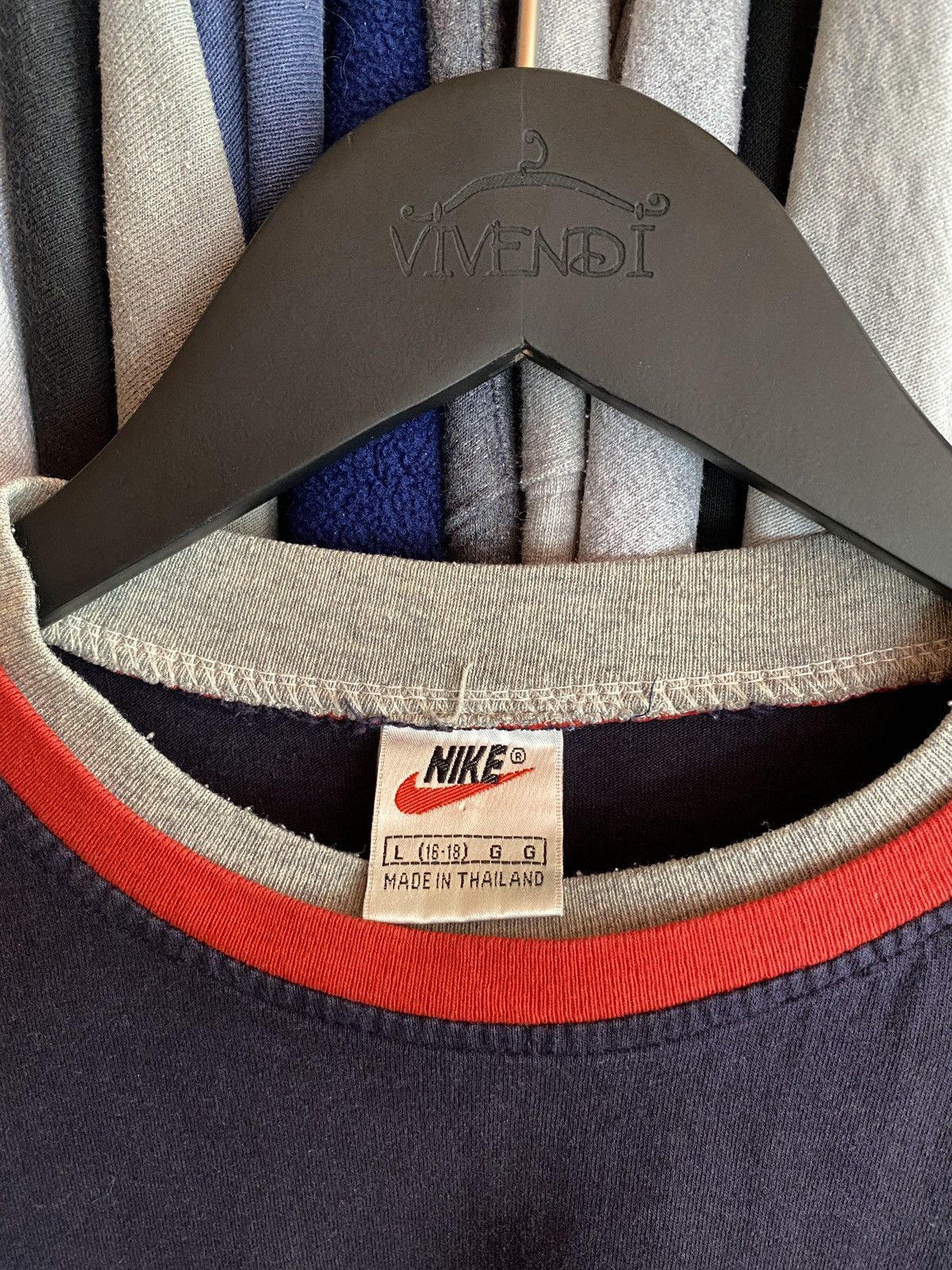 Nike VINTAGE NIKE BIG LOGO BOOTLEG T-SHIRT 90s Size US XL / EU 56 / 4 - 4 Thumbnail