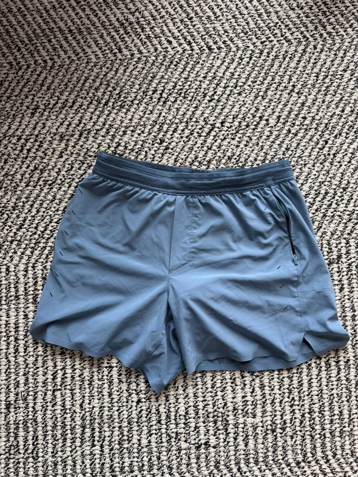Ten Thousand Ten Thousand Admiral Blue 5” Workout Shorts Size US 29 - 1 Thumbnail