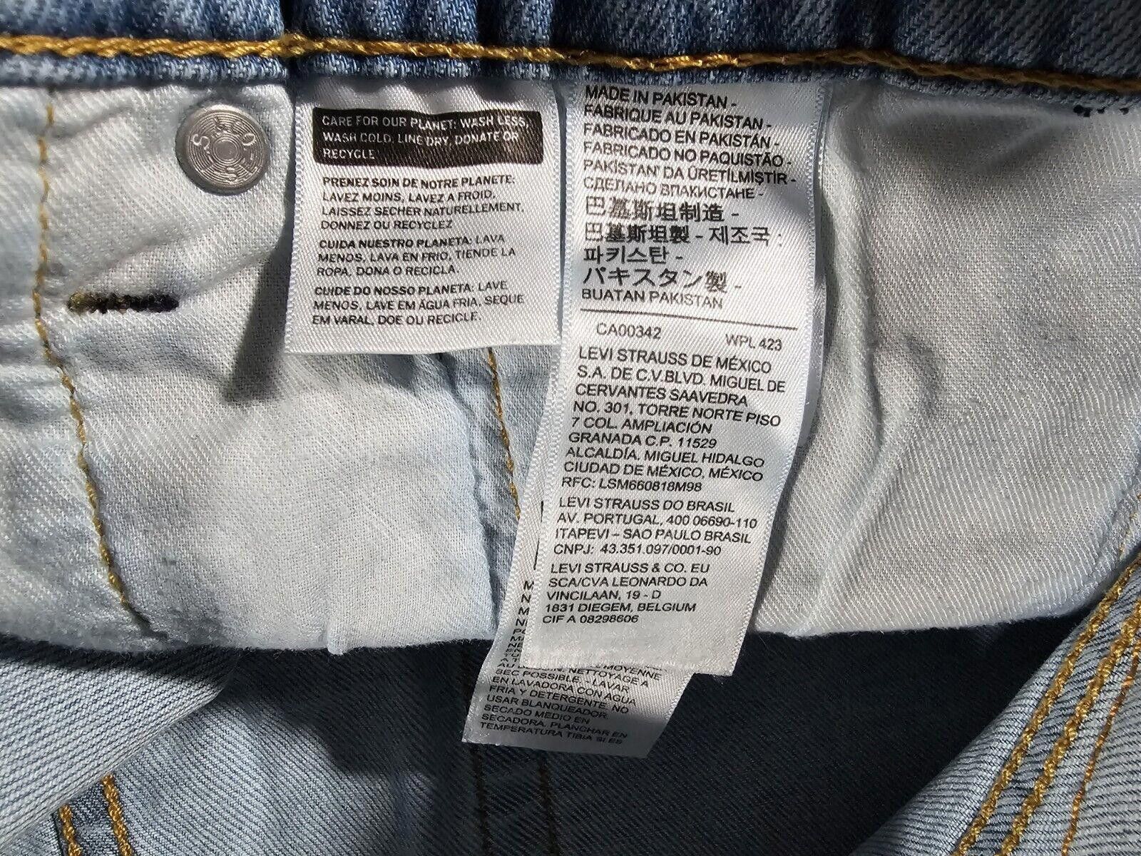 Levi's Levi's Jean Shorts Mens Sz 36 Blue 412 Light Wash Denim Size US 36 / EU 52 - 2 Thumbnail