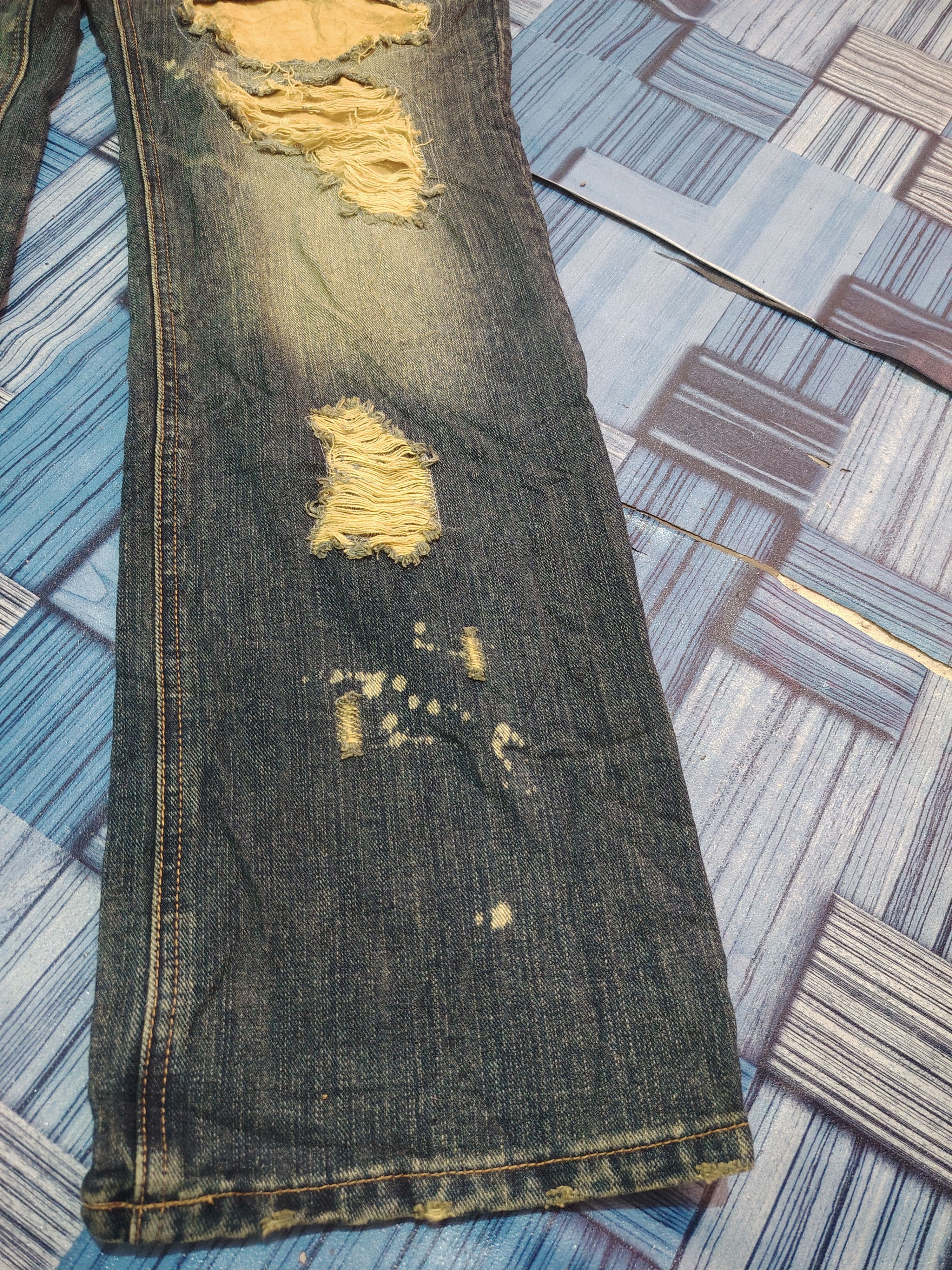 Who Decides War Japanese Exhibitionist TTU Distressed Denim Size US 33 - 8 Thumbnail