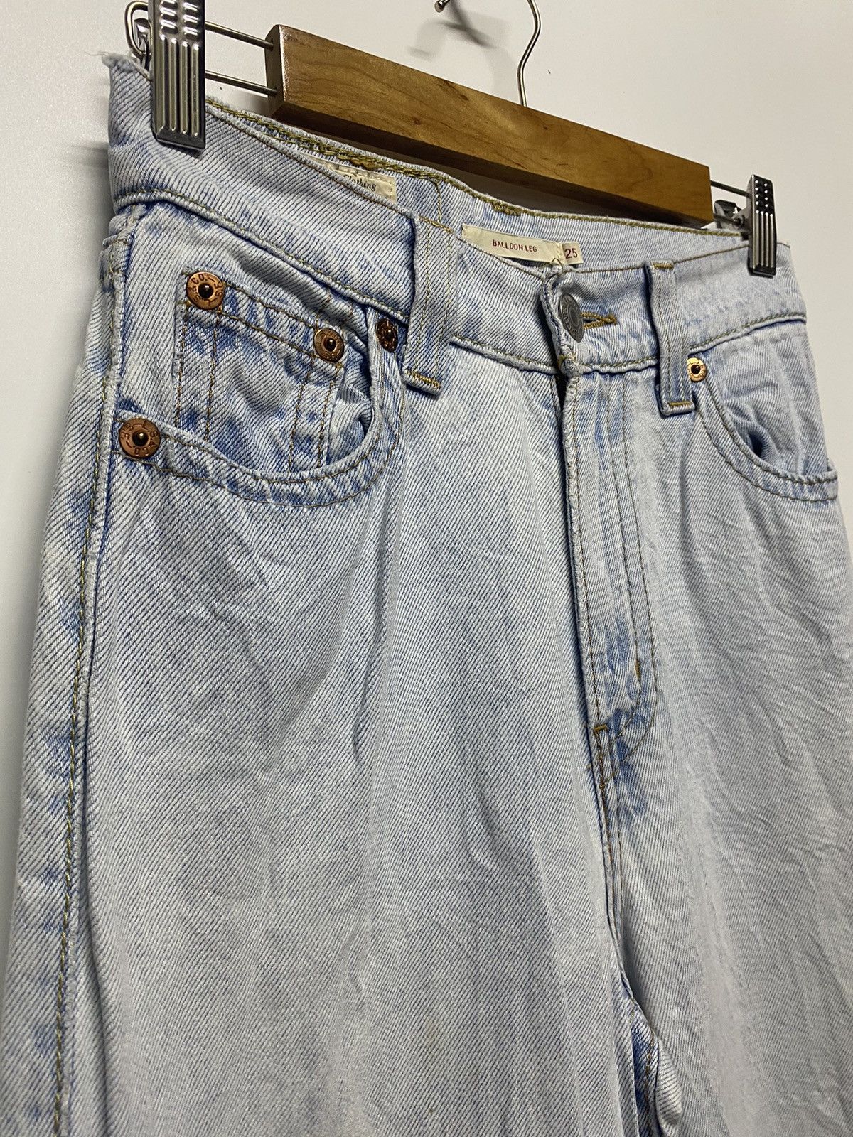Levi's Levis Premium Jeans Distressed Denim Balloon Leg Big E Pants Size 26" / US 2 / IT 38 - 7 Thumbnail