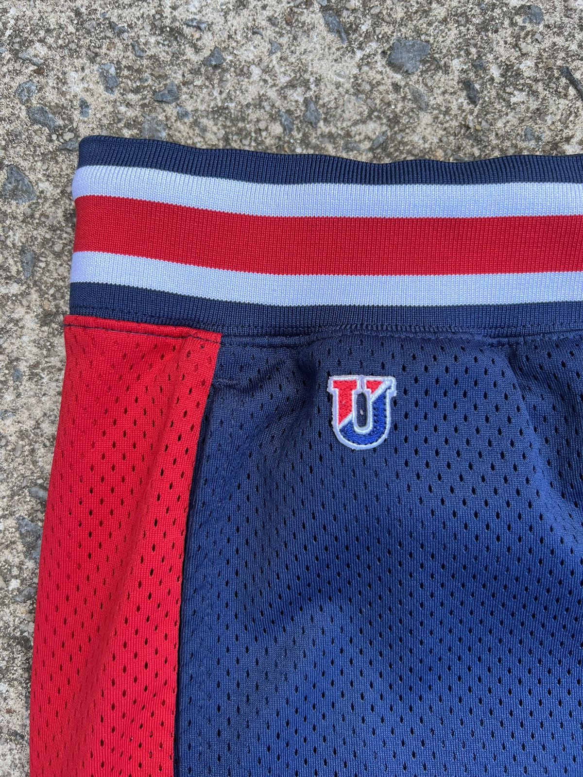 Other Undefeated Mesh Basketball Shorts Navy Red USA Size XL Size US 36 / EU 52 - 3 Thumbnail