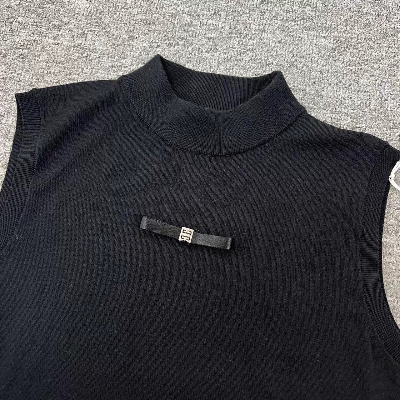 Givenchy Givenchy 4G Bow-Knit Vest M Black Size M / US 6-8 / IT 42-44 - 4 Thumbnail