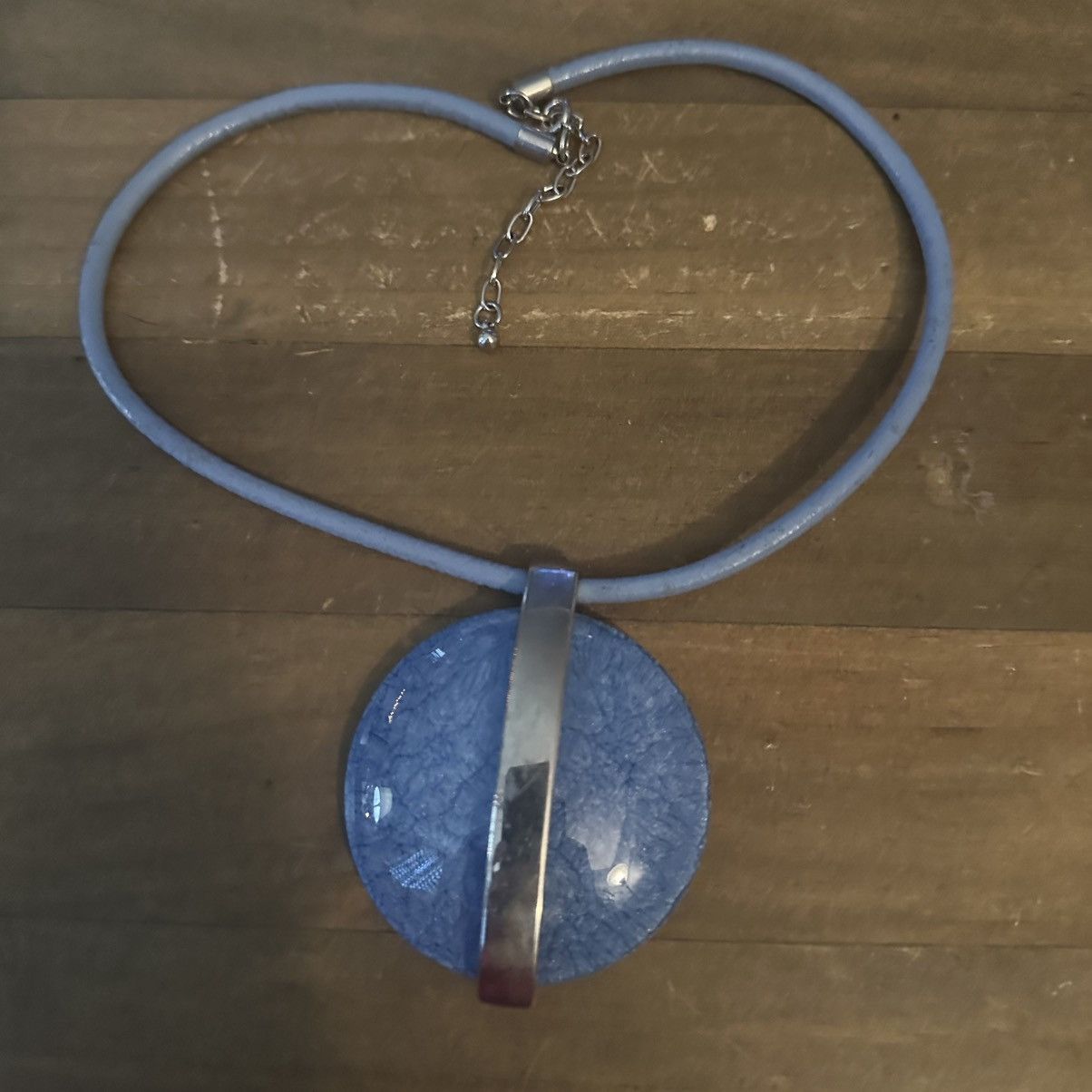Vintage Vintage blue lucite medallion pendant cord necklace Size ONE SIZE - 2 Thumbnail