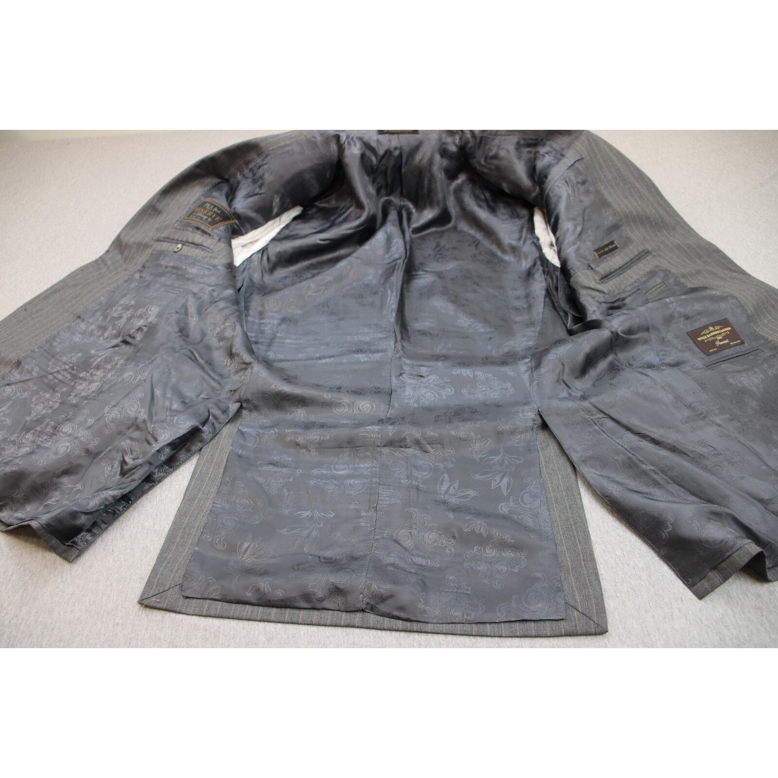 Jos. A. Bank Jos A Bank Blazer Mens 44R Gray 2 Button Peak Lapel Size 44R - 4 Thumbnail
