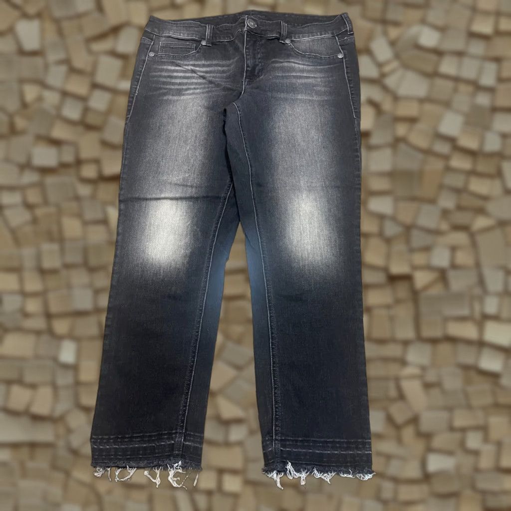 Vintage Maurices Jeans Womens 16 Black Denim Frayed Hem 5-Pocket Regular Inseam 26 Pockets Stretch Jeans Size 38" / US 16 / IT 52 - 1 Thumbnail