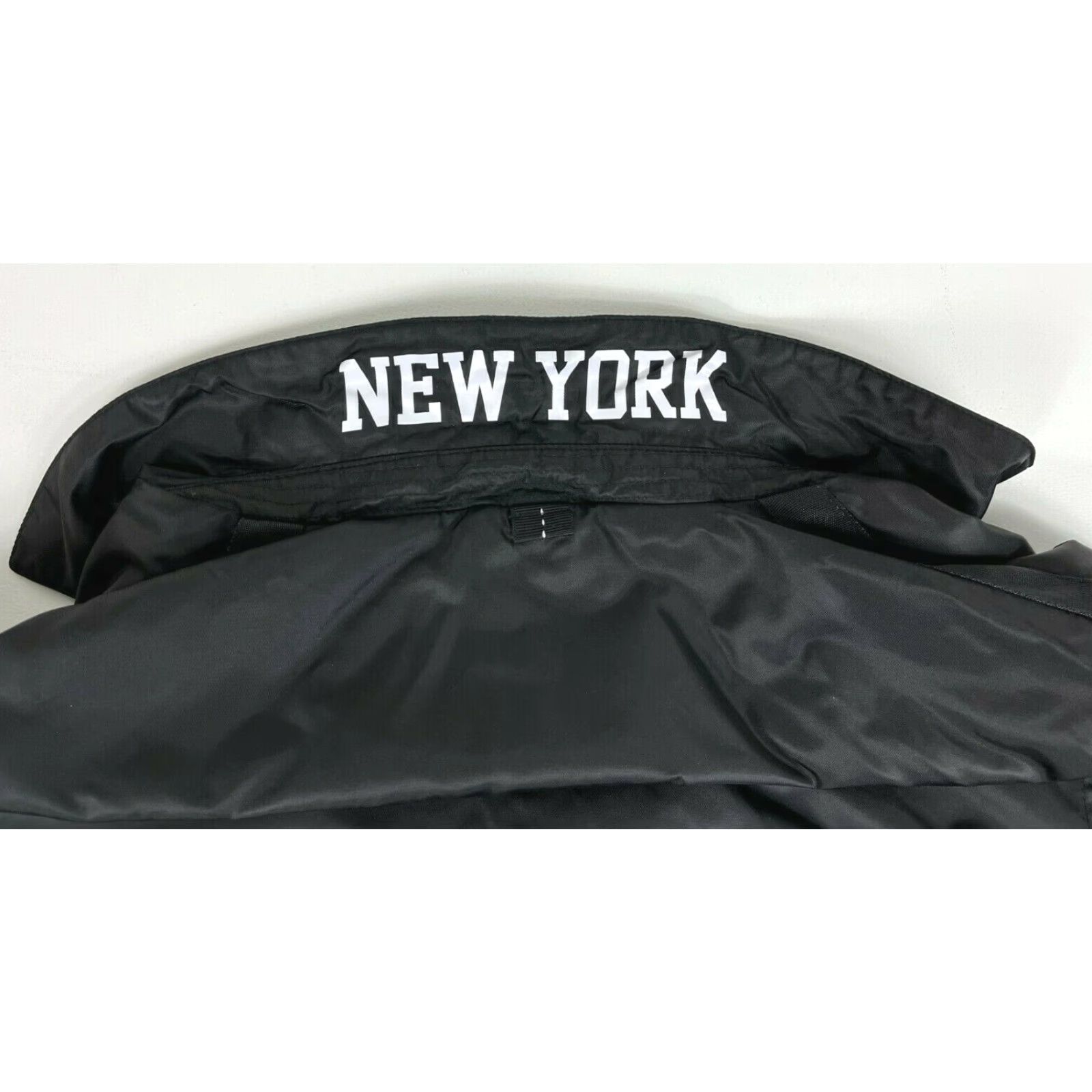 Vintage VINTAGE The Very Warm New York Knicks Jacket M Mens Jacket Black XS? Size US M / EU 48-50 / 2 - 5 Thumbnail