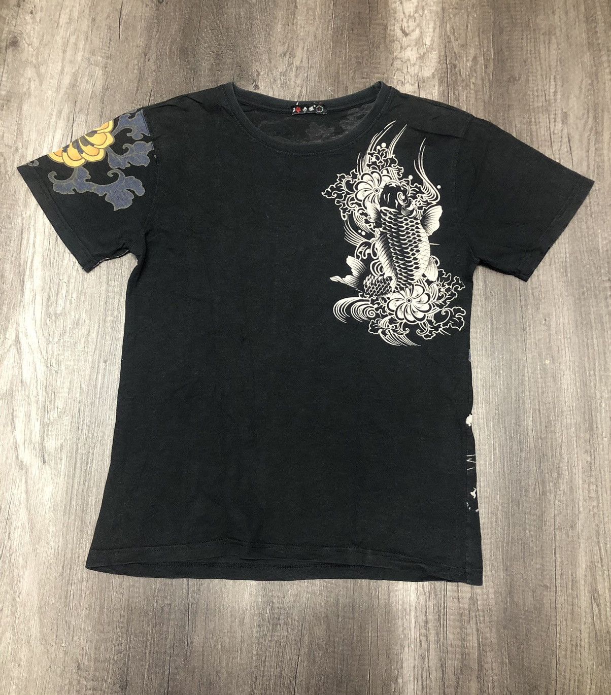 Japanese Brand Japanese Brand Fish Koi Big Logo Tee Over Print Size US L / EU 52-54 / 3 - 3 Thumbnail