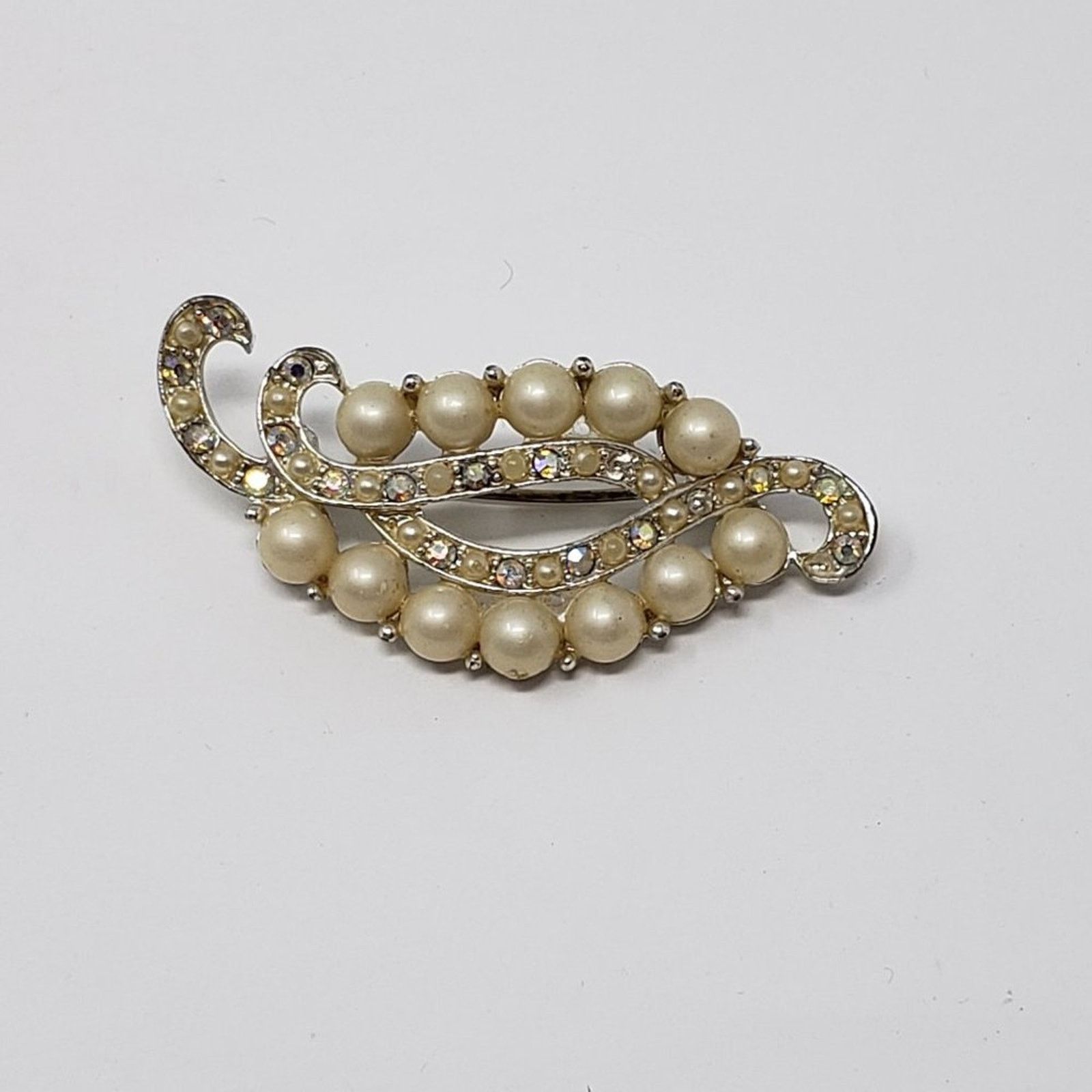Other Faux Pearl Gold-Tone Rhinestone Gemstone Leaf Shaped Brooch Size ONE SIZE - 1 Thumbnail
