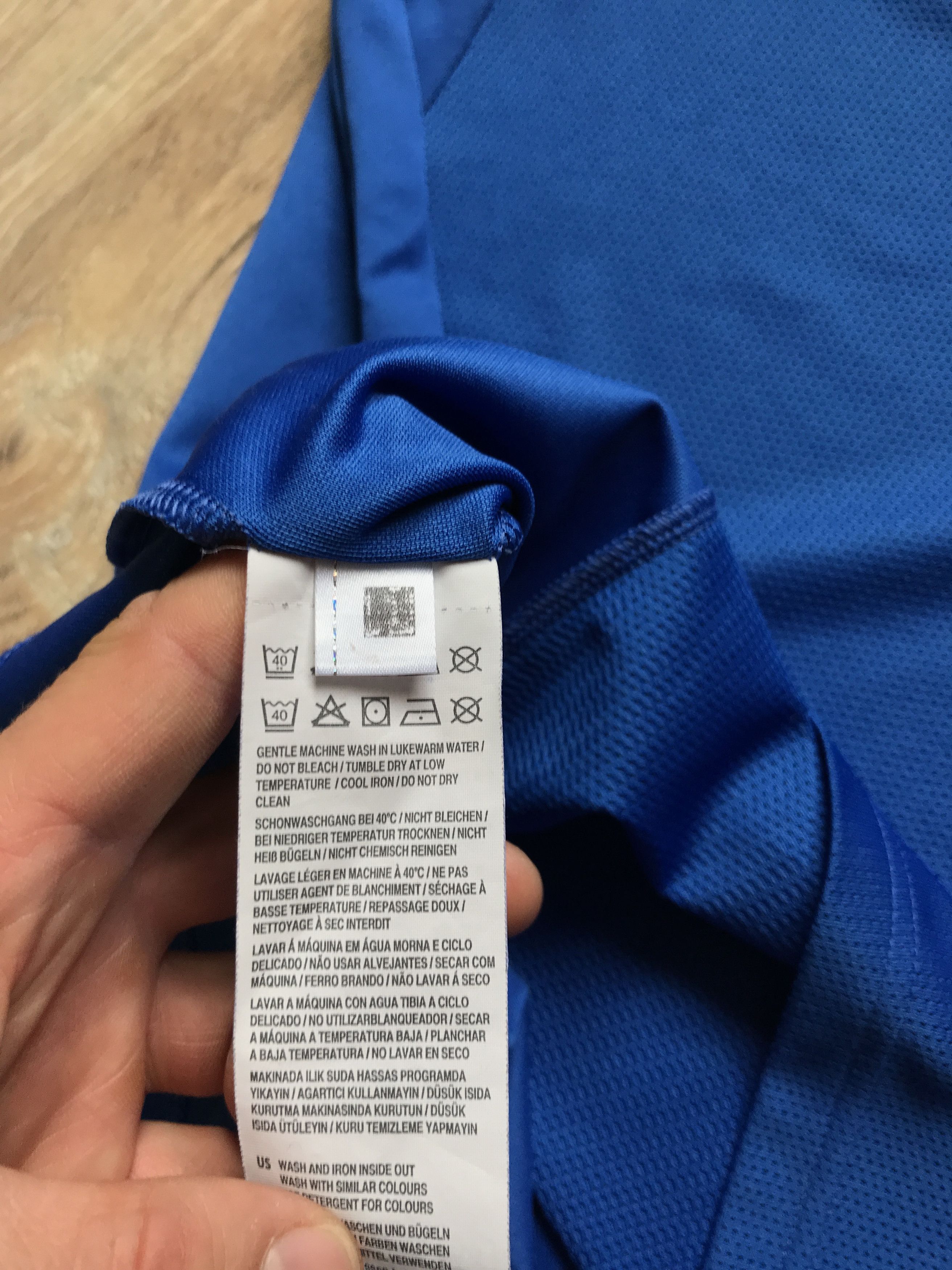 Puma × Vintage Rare Puma Italy Home Football Shirt 2010-2011 Size US L / EU 52-54 / 3 - 8 Thumbnail
