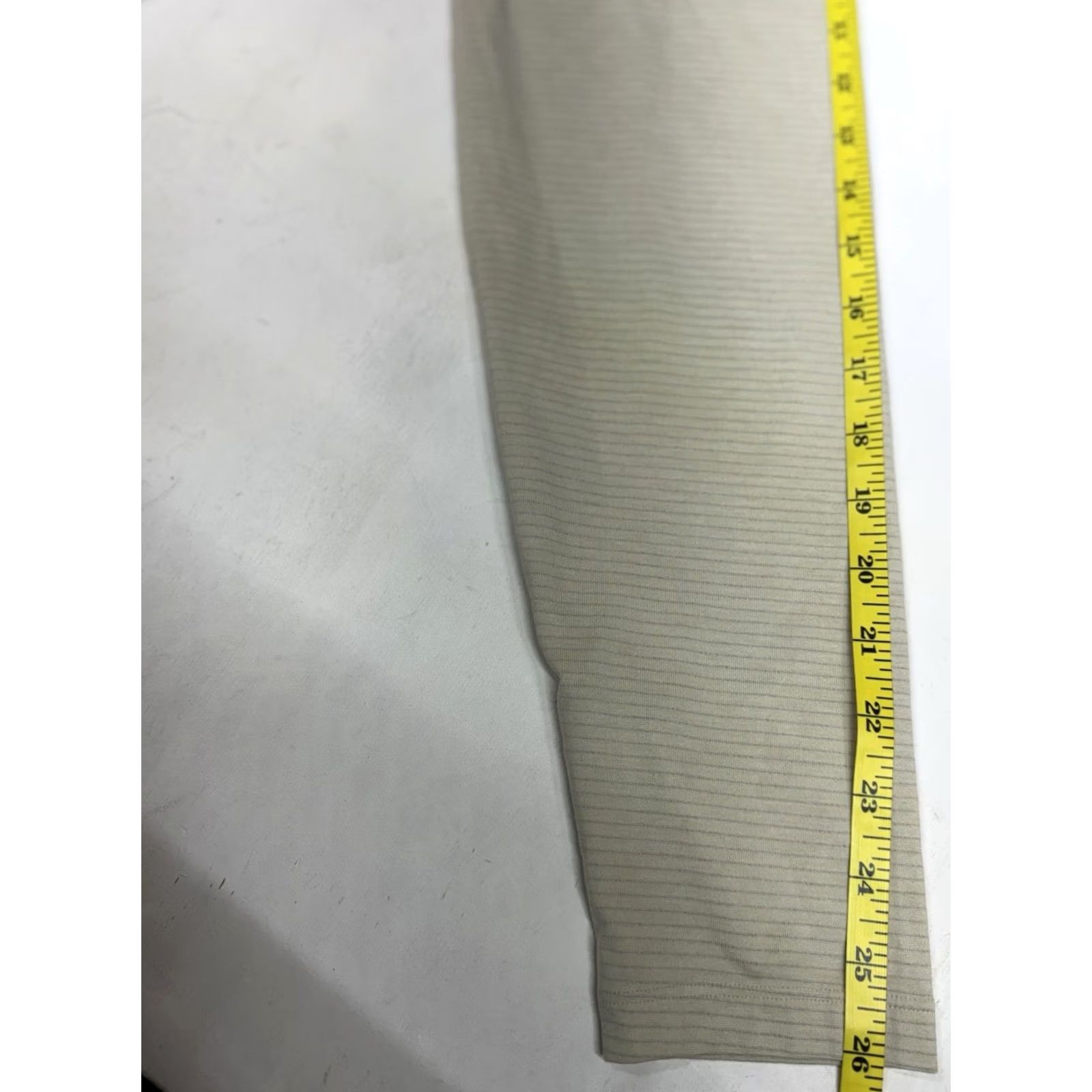 Lululemon Lululemon Polo Shirt Mens Large Beige Evolution Performance Long Sleeve Stretch Size US L / EU 52-54 / 3 - 5 Thumbnail