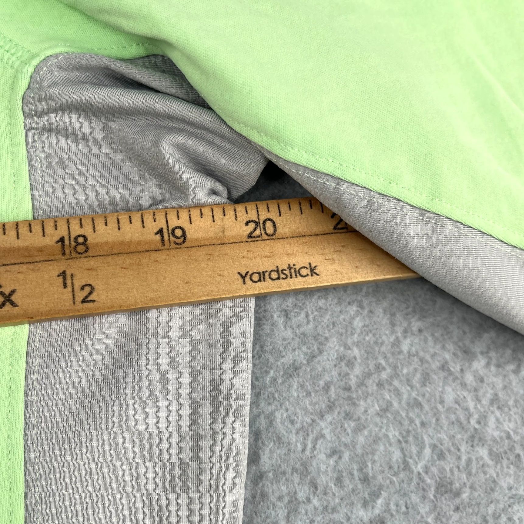 Vintage Columbia PFG Polo Shirt Mens Small Lime Green Gray Performance Stretch Casual Shirt Size US S / EU 44-46 / 1 - 6 Thumbnail
