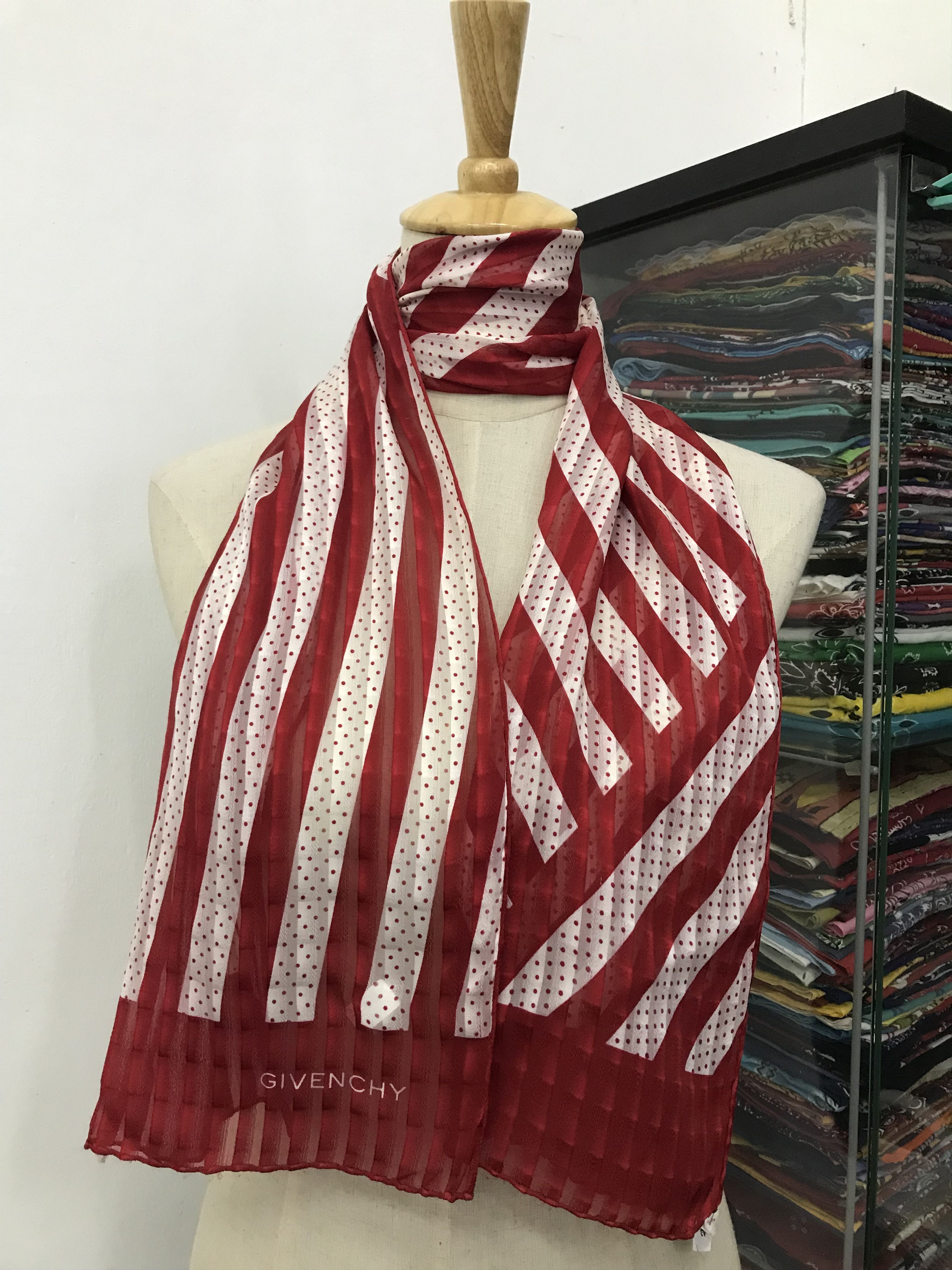 Vintage Vintage Givenchy Silk Scarf Size ONE SIZE - 1 Thumbnail