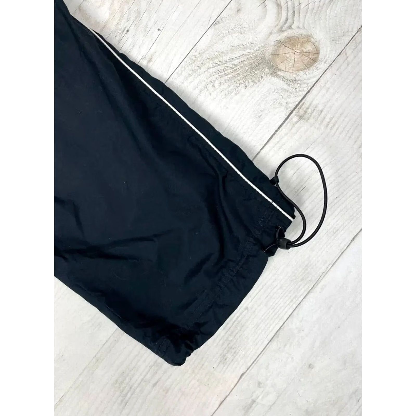 Nike VINTAGE Nike Track Pants Nylon Swoosh Striped Baggy Men XL Black Size US 36 / EU 52 - 4 Thumbnail