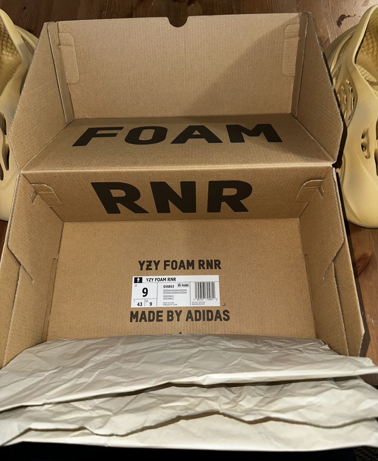 Adidas × Kanye West × Yeezy Yeezy Foam Rnnr Desert Sand Size US 9 / EU 42 - 11 Thumbnail