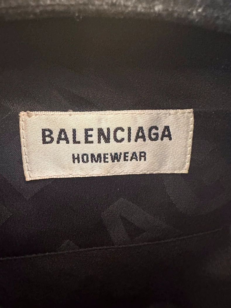 Balenciaga Balenciaga Full logo jacket 2502-Nextarrow Size XS / US 0-2 / IT 36-38 - 3 Thumbnail