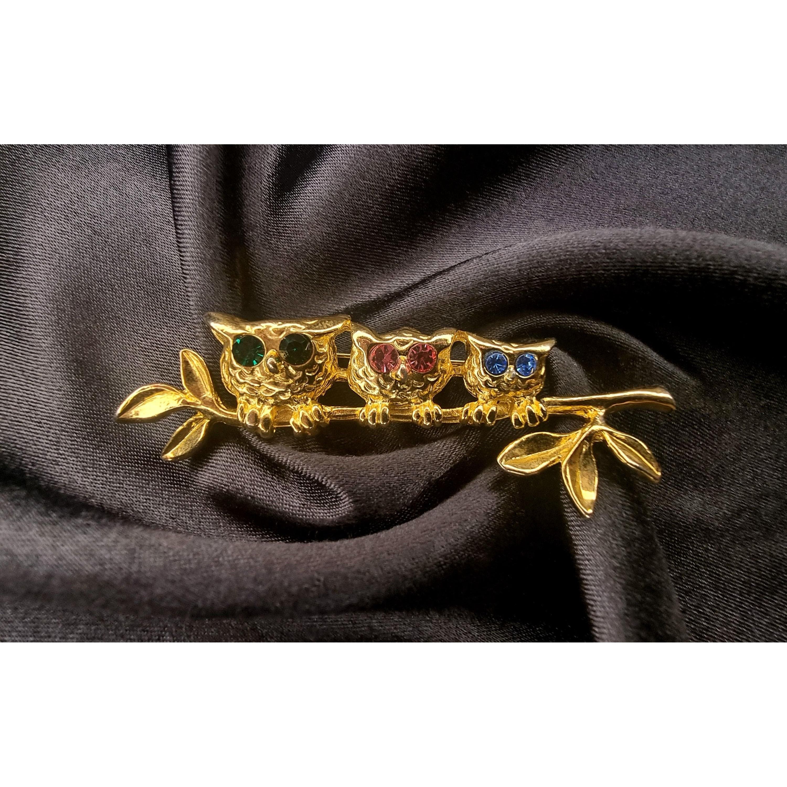 Vintage Vintage Three Owles Sitting on Branch Gold Tone Red Pink Blu Size ONE SIZE - 1 Thumbnail