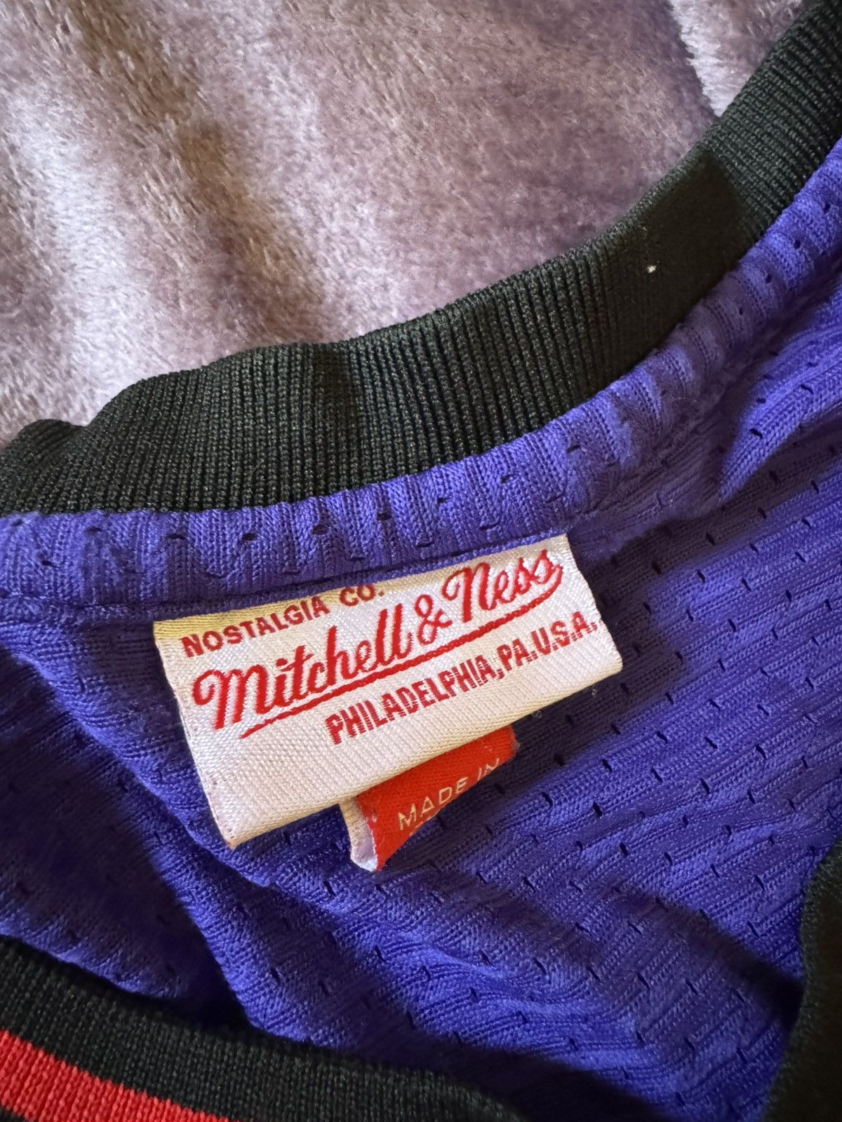 Mitchell & Ness RARE Vintage 1998-1999 NBA Vince Carter #15 Toronto Raptors Size US M / EU 48-50 / 2 - 8 Thumbnail
