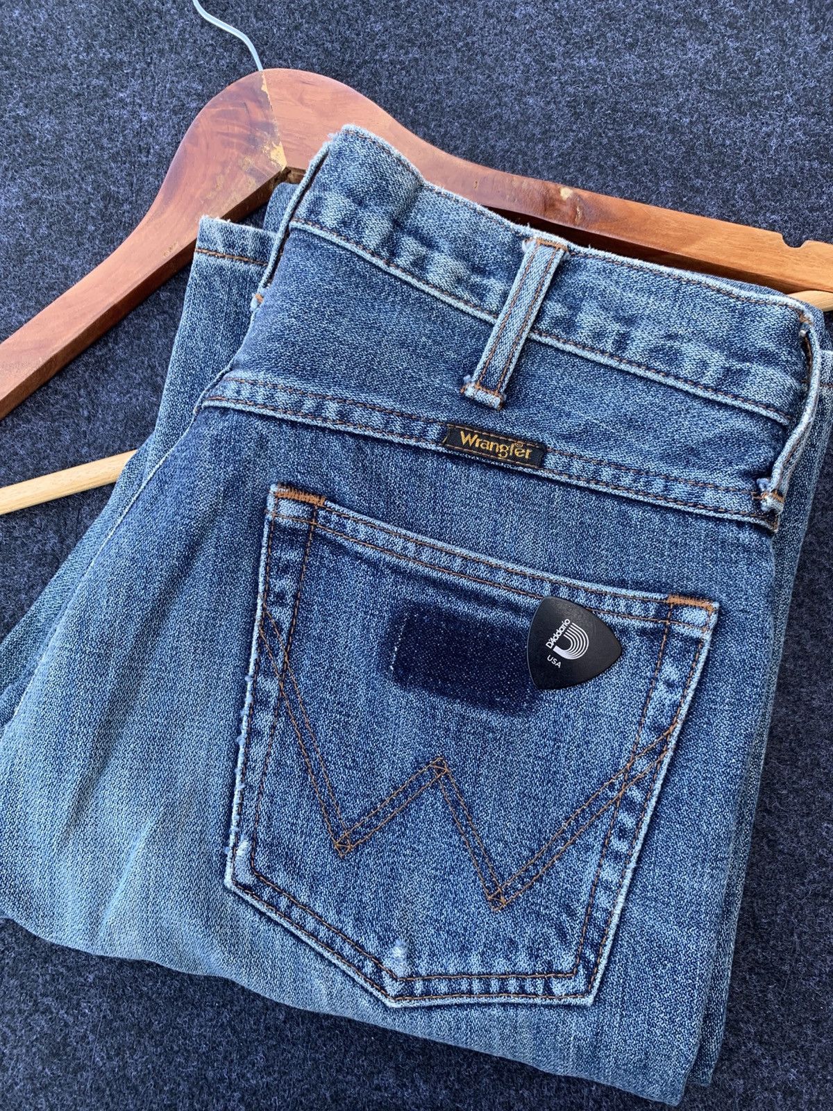Wrangler 𝗙𝗟𝗔𝗥𝗘 WRANGLER VINTAGE FADED BLUE. (20) Size US 28 / EU 44 - 9 Thumbnail