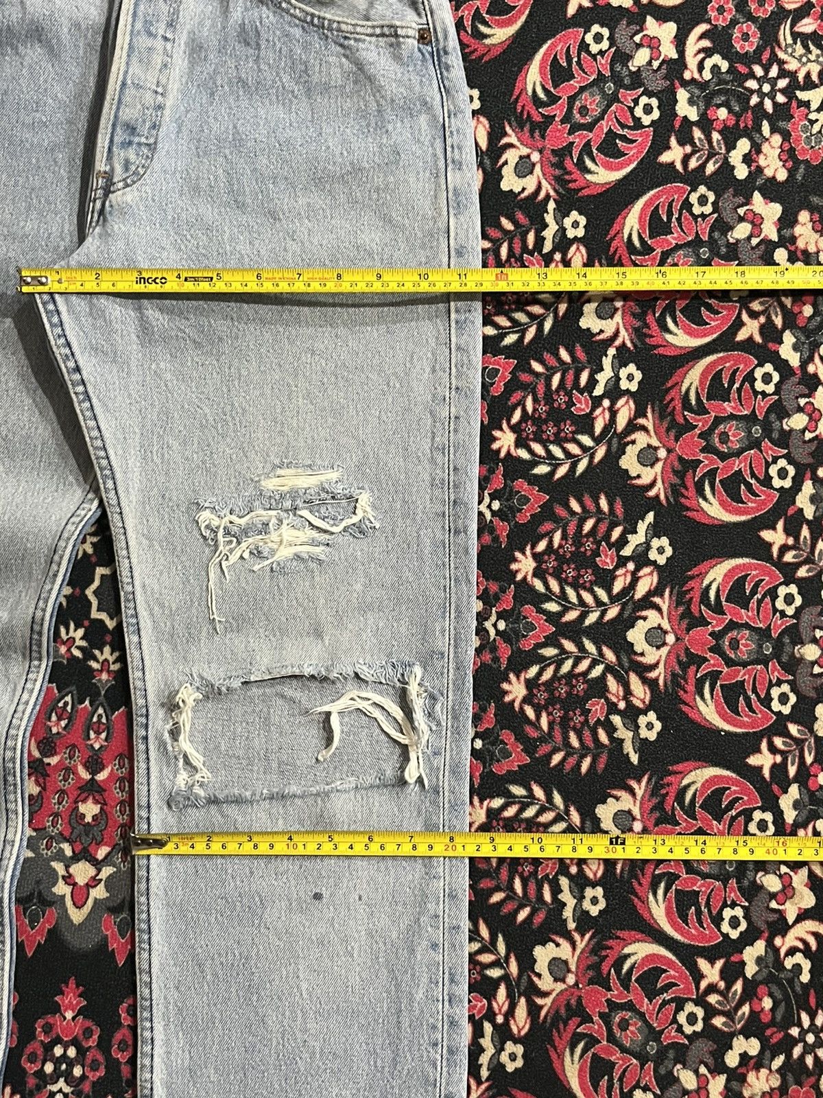 Levi's Vintage Y2K Levi’s 501 Light Blue Washed Distressed Jeans Size 30" / US 8 / IT 44 - 18 Thumbnail