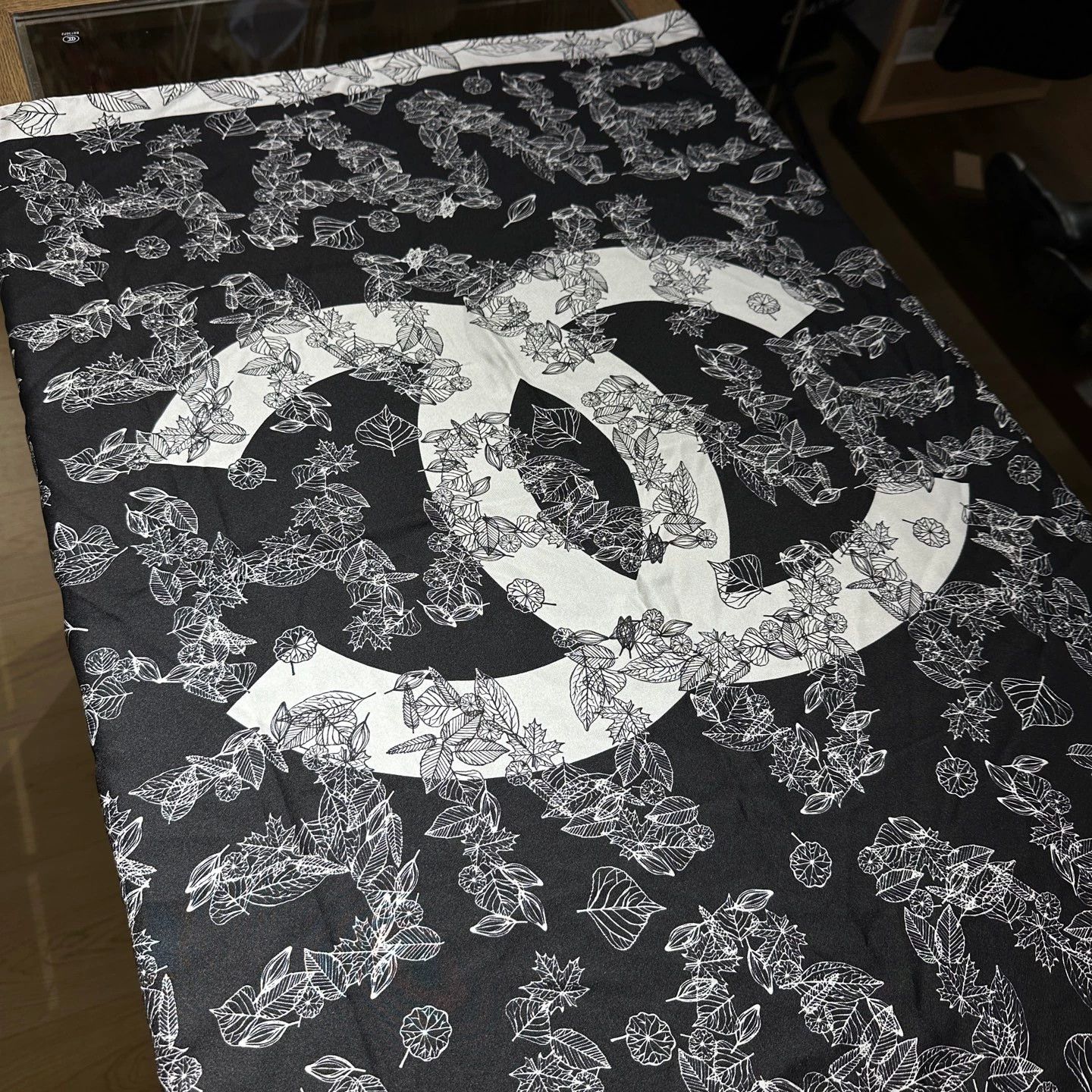 Chanel Chanel all-over leaf logo silk scarf may369 Size ONE SIZE - 6 Thumbnail