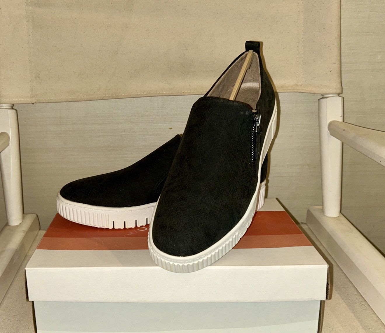 Naturalizer Soul Naturalizer “Turner” Canvas Sneakers Size 9M Size US 9 / IT 39 - 2 Thumbnail