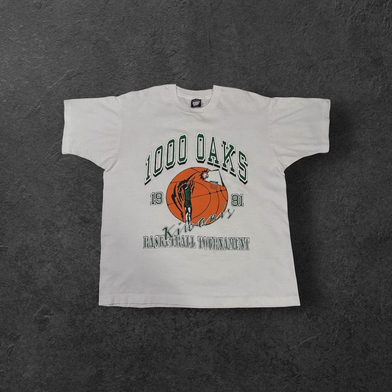 Other Vintage 1000 Oaks 1991 Kiwanis Basketball Tournament T-Shirt Size US XL / EU 56 / 4 - 1 Thumbnail