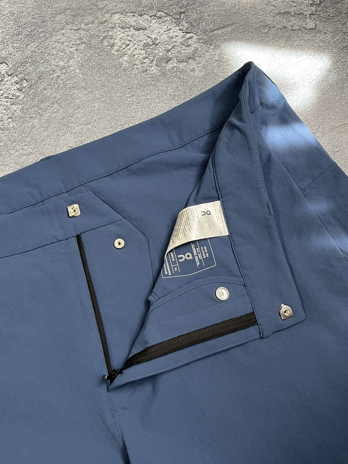 On Run On Clouds All Day Classic Pants Size US 38 / EU 54 - 12 Thumbnail