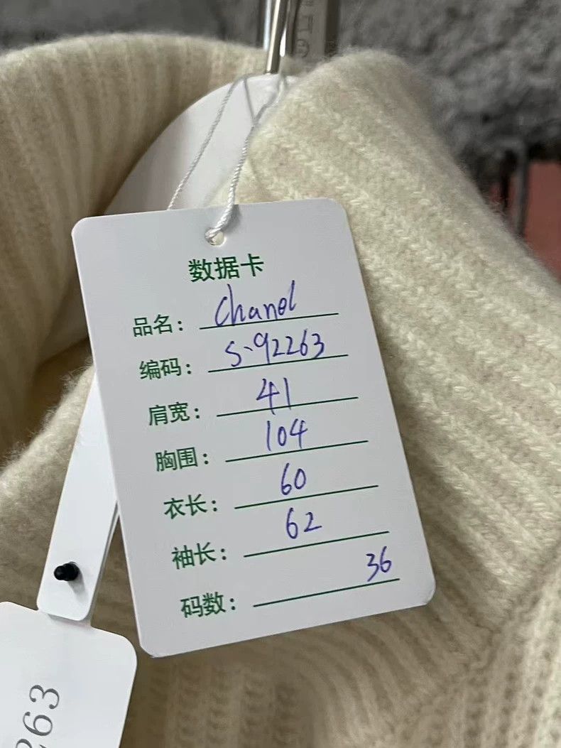 Chanel Chanel Black and white color-blocked wool zipper sweater j Size XS / US 0-2 / IT 36-38 - 8 Thumbnail