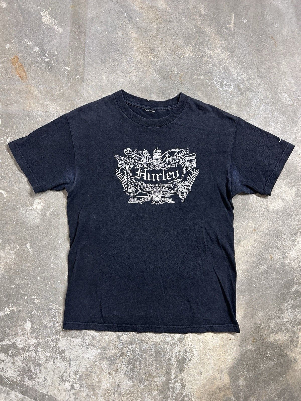 Hurley Vintage 00’s Hurley Freedom Company Aztec Grunge Skate Tee Size US M / EU 48-50 / 2 - 1 Thumbnail